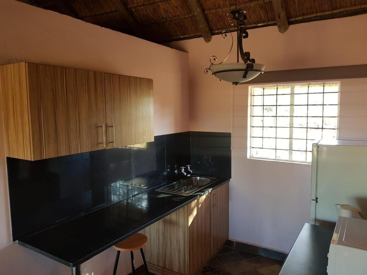Lagai Roi Guesthouse Boshoek Habitación foto